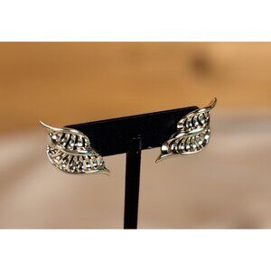 Vintage jewelry Cora silver tone clip on leaf earrings B37